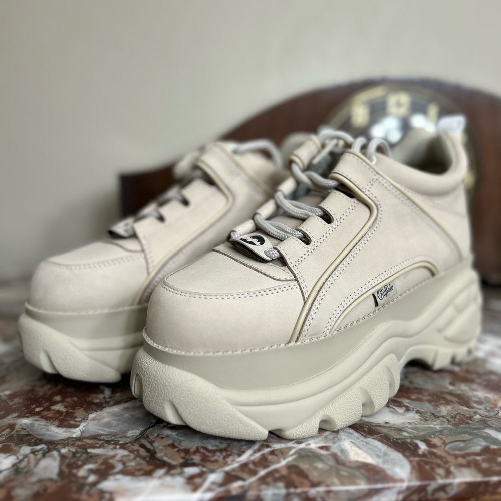 Authentic Buffalo London 1339-14 2.0 nubuck leather cream